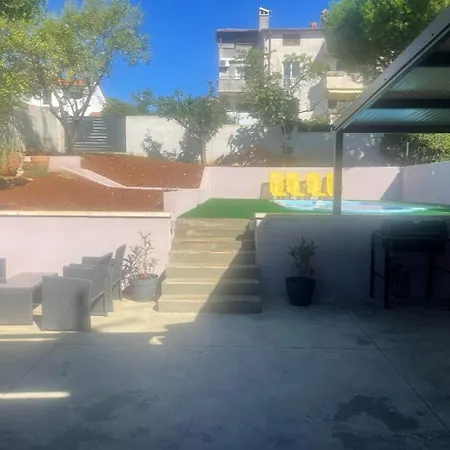 House In Center Near The Pula