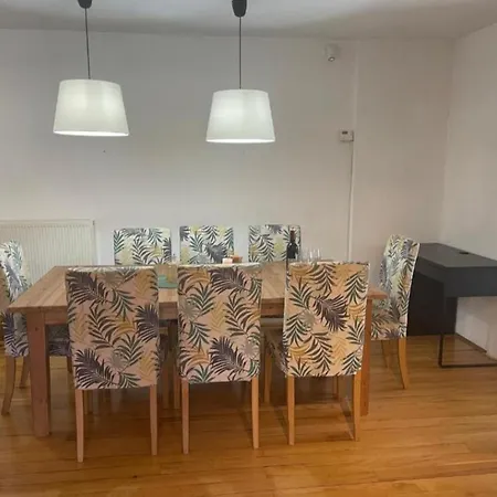 House In Center Near The Pola