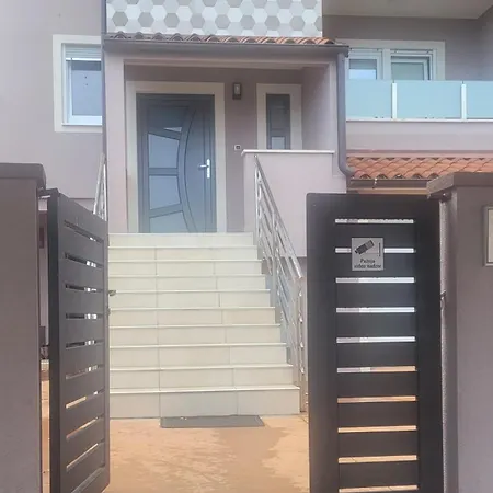 House In Center Near The Vikendica